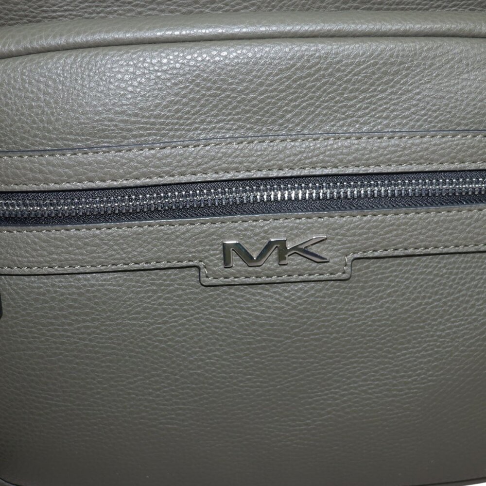 Michael Kors Malone Pebbled Faux Leather Men's Backpack NWT Olive - Picture 5 of 5